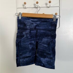 Lululemon Train Times SHORTS - 6.5 inseam - size 4